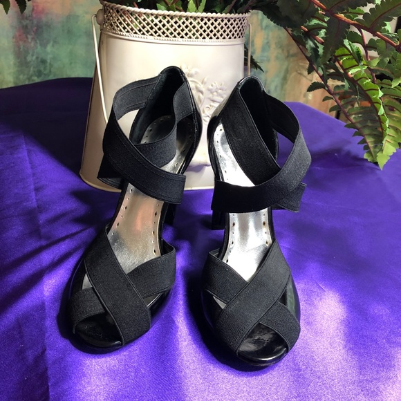 💜 BCBGirls Kaila Sandals with elastic Straps - Picture 1 of 8